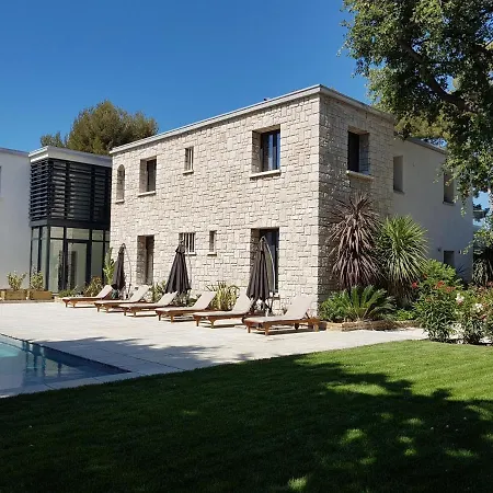 Hpc Suites - Cassis Centre - Parking Gratuit & Piscine Chauffee Hotel 4*