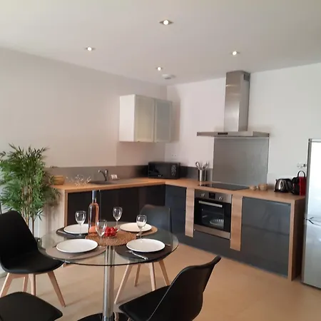 Hpc Suites - Cassis Centre - Parking Gratuit & Piscine Chauffee Hotel