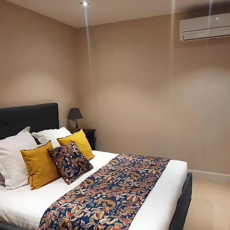 Hpc Suites - Cassis Centre - Parking Gratuit & Piscine Chauffee Hotel 4*