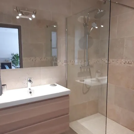 Particulier - Hpc Centre - Parking Securise & Piscine Chauffee Hotell