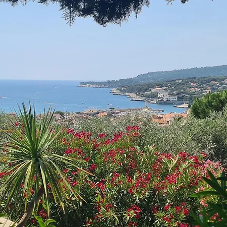 Hpc Suites - Cassis Centre - Parking Gratuit & Piscine Chauffee Hotel 4*