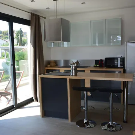 Hotel Hpc Suites - Cassis Centre - Parking Gratuit & Piscine Chauffee 4*