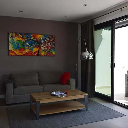 Hpc Suites - Cassis Centre - Parking Gratuit & Piscine Chauffee Hotel