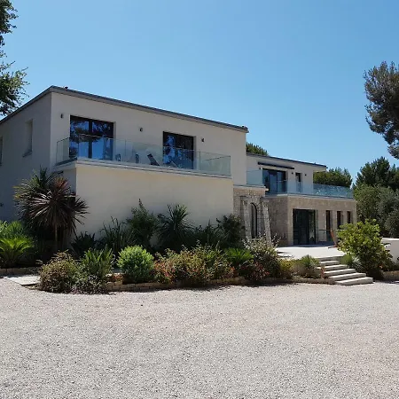 Hpc Suites - Cassis Centre - Parking Gratuit & Piscine Chauffee Hotel 4*