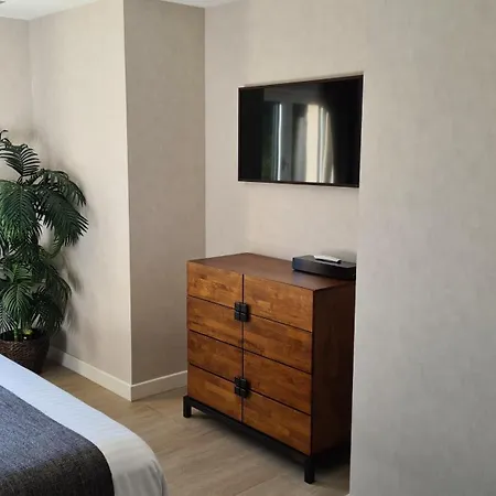 Hpc - Centre - Parking Securise Et Piscine Chauffee 호텔 4*
