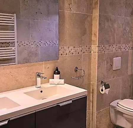 Hpc - Centre - Parking Securise Et Piscine Chauffee 4*