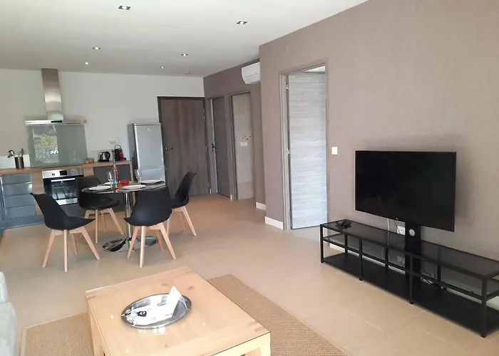 Hotel Particulier Cassis - Hpc Suites Cassis Centre - Parking Securise & Piscine Chauffee 4*