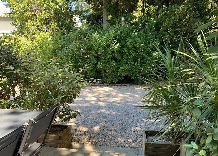 Hotel Particulier Cassis - Hpc Suites Cassis Centre - Parking Securise & Piscine Chauffee Hotel