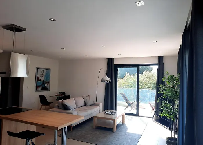 Particulier - Hpc Centre - Parking Securise & Piscine Chauffee * Cassis