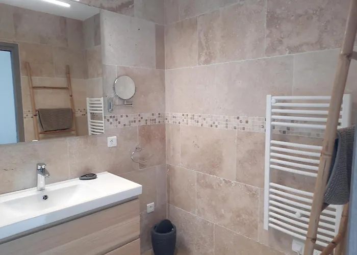 Hotel Particulier Cassis - Hpc Suites Cassis Centre - Parking Securise & Piscine Chauffee Hotel