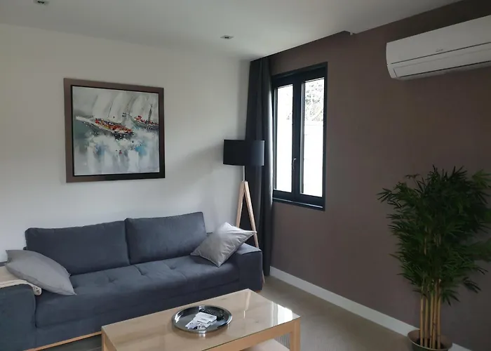 Hotel Hotel Particulier Cassis - Hpc Suites Cassis Centre - Parking Securise & Piscine Chauffee 4*