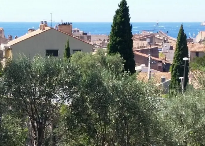 Hotel Particulier Cassis - Hpc Suites Cassis Centre - Parking Securise & Piscine Chauffee Hotel