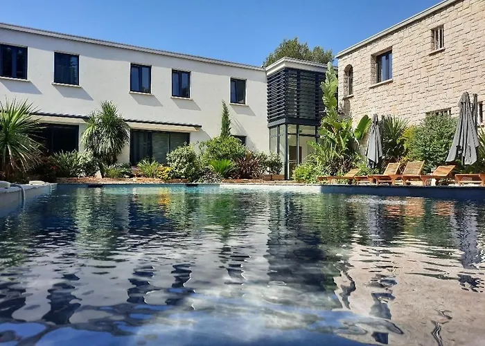 Hotel Particulier Cassis - Hpc Suites Cassis Centre - Parking Securise & Piscine Chauffee Cassis